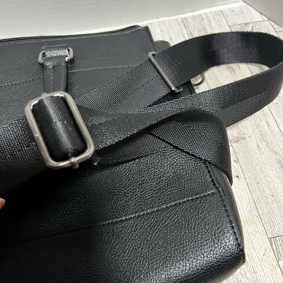 Calvin Klein tote crossbody bag iPad bag EUC Black - Picture 11 of 12